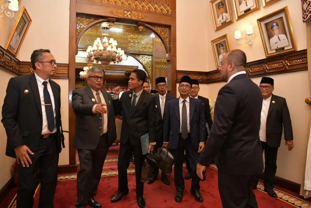 Dibalik pergantian direksi PT PEMA dan Bank Aceh