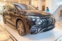Mobil listrik terbaru Mercedes Benz, EQE SUV hadir di Indonesia seharga Rp2,85 miliar off the road