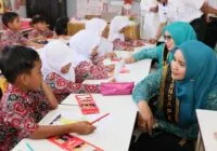 Mellani minta tak ada lagi tes baca tulis masuk sekolah dasar di Aceh