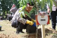 Bakti Sosial Hari Bhayangkara, Polda Aceh Tanam Seribu Pohon dan Bagikan Bibit Jagung