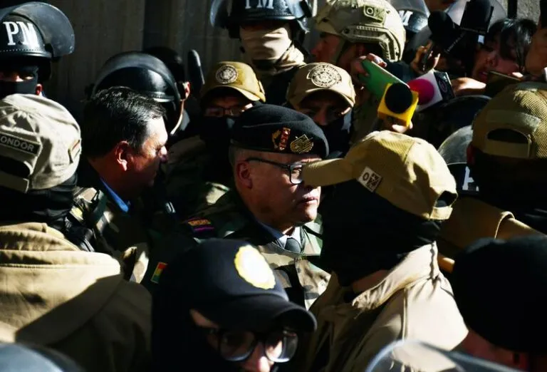 Dua mantan Jenderal ditangkap dalam upaya kudeta di Bolivia