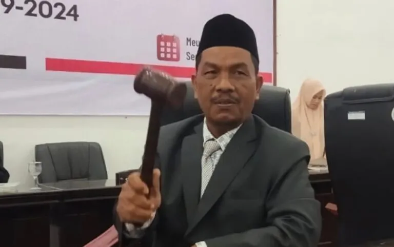 Politisi Partai Aceh A Kadir Jailani kembali didapuk sebagai Ketua DPRK Pidie Jaya