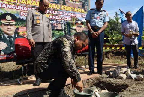 Pj Bupati Muhammad Iswanto lakukan peletakan batu pertama pembangunan Polsek Blangbintang