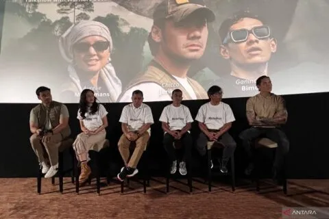 Kisah perjalanan Chicco Jerikho menuju habitat gajah Sumatra di Aceh dijadikan film dokumenter