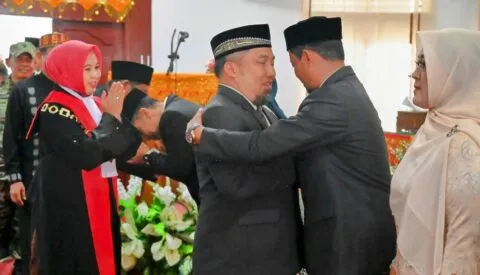 Politisi PAN Abdul Muchti pimpin DPR Aceh Besar, Pj Bupati Iswanto hadiri sumpah jabatan