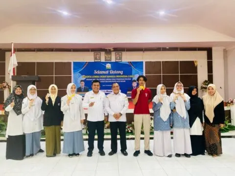 SMAN 2 Unggul Ali Hasjimy wakili Aceh Besar lomba debat bahasa inggris tingkat provinsi