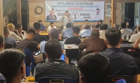 Ratusan warga Kuta Cot Glie Aceh Besar deklarasi pemenangan Bustami-Fadhil Rahmi