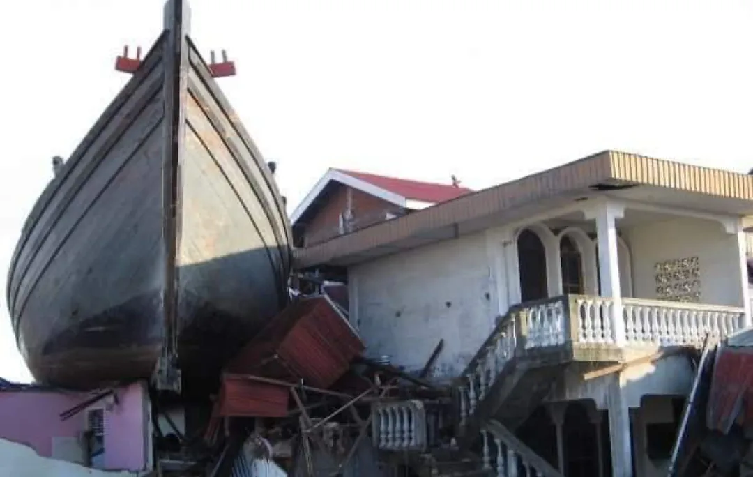 Kapal diatas rumah, saksi bisu dahsyatnya Tsunami Aceh yang kini jadi objek wisata di Banda Aceh