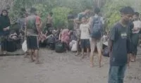 150 orang imigran Rohingya masuk ke Aceh Timur, diturunkan dari tengah laut dan berenang ke darat, lima meninggal dunia