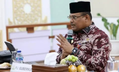 Pj Safrizal tetapkan UMP Aceh 2025 sebesar Rp3,685 juta