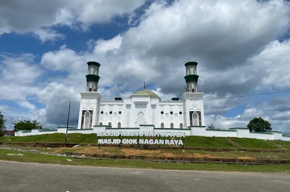 Indahnya Masjid Giok, wisata religi di Nagan Raya