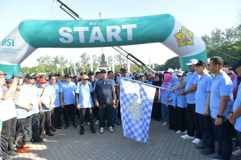 Safrizal hadiri dan sekaligus lakukan pelepasan jalan santai di USK Banda Aceh