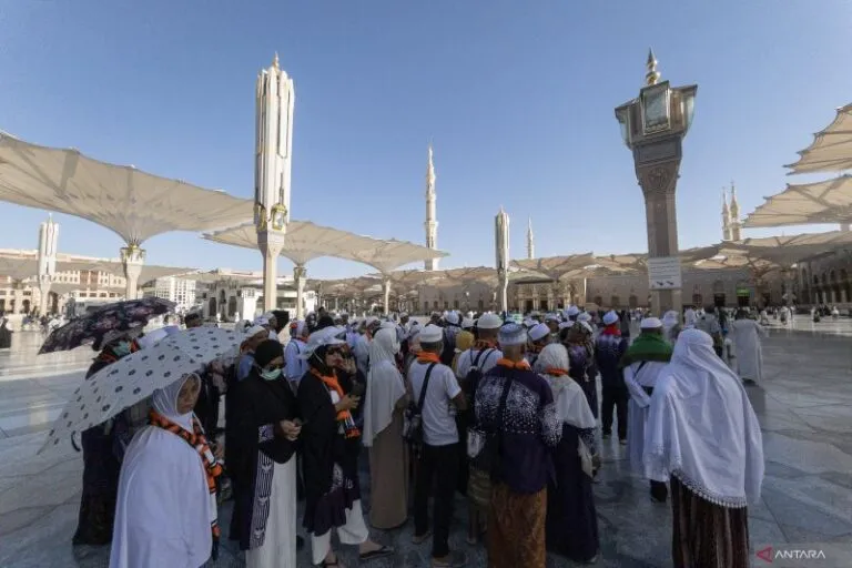 Otoritas Arab Saudi terbitkan aturan baru bagi jamaah umroh Indonesia saat di Masjid Nabawi dan Masjidil Haram