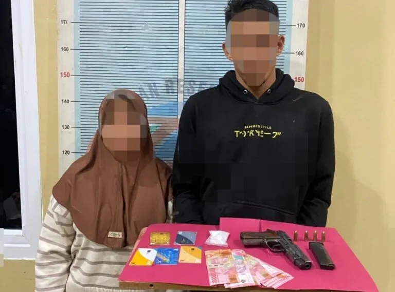 Dua pengedar narkoba ditangkap di Aceh Besar, 22 gram sabu dan pistol diamankan