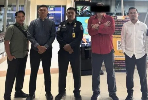 Ganggu keamanan dan ketertiban warga Moen Ikeuen Aceh Besar, WNA asal Amerika di deportasi dari Aceh