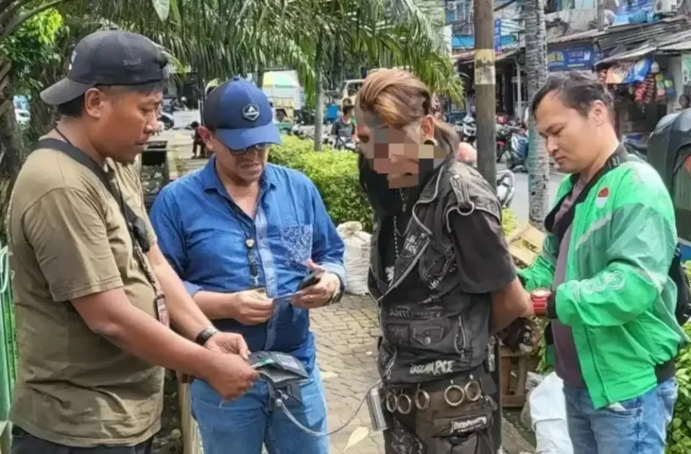 Tak diberi uang Rp2 ribu, anak punk tusuk pejalan kaki
