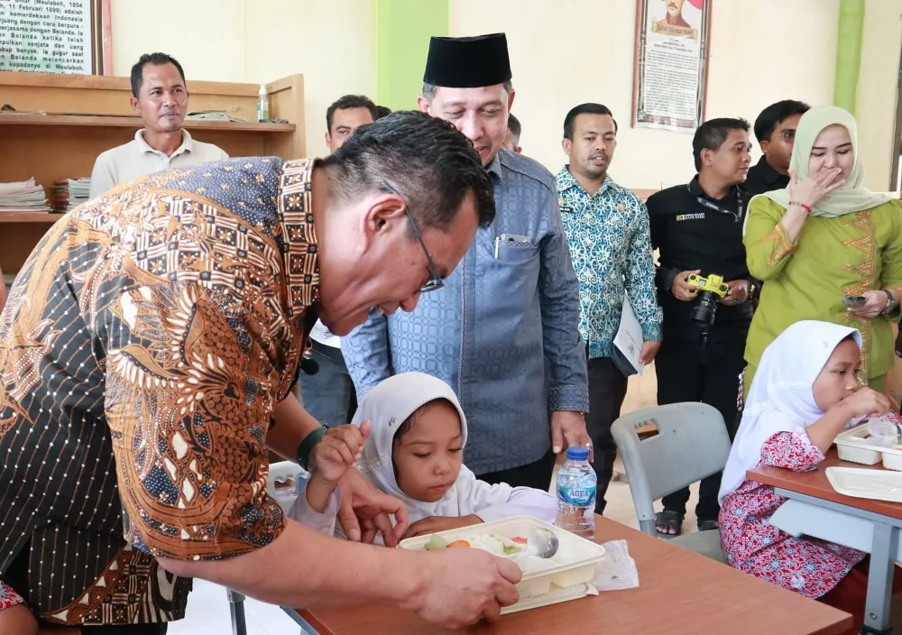 CSR Bank Aceh bantu program makanan tambahan bagi siswa di Pidie Jaya