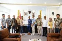 Ketua DPRA Zulfadli terima hasil penetapan Gubernur Aceh dan Wakil Gubernur Aceh 2025-2030 dari KIP