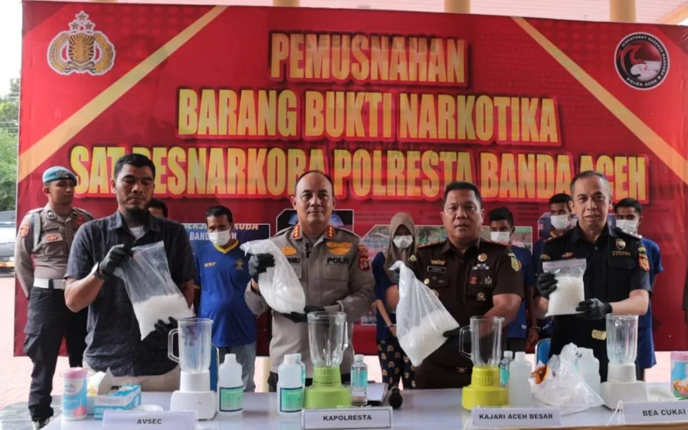 Polresta Banda Aceh Musnahkan 3,7 Kg Sabu