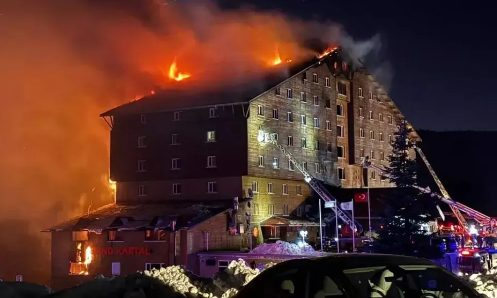 Hotel Grand Kartal Turki terbakar hebat, 10 orang tewas