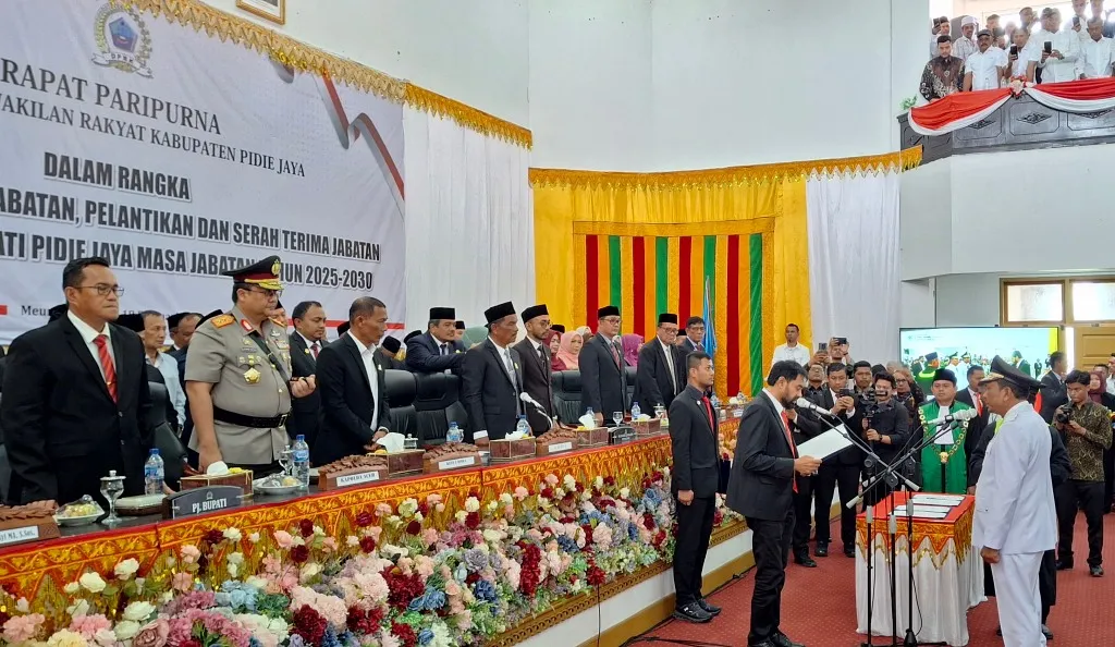 Mualem lantik Bupati dan Wakil Bupati Pidie Jaya