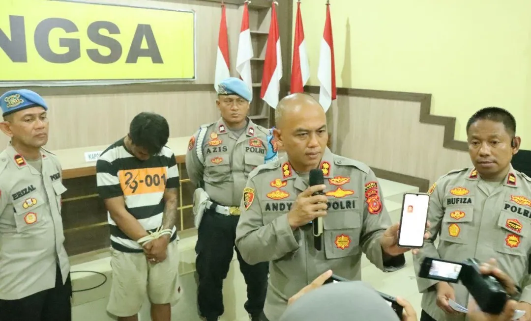 Noval Julianto, terduga kasus pembunuhan siswa MTsN Tanah Datar Sumatera Barat ditangkap di Langsa Aceh