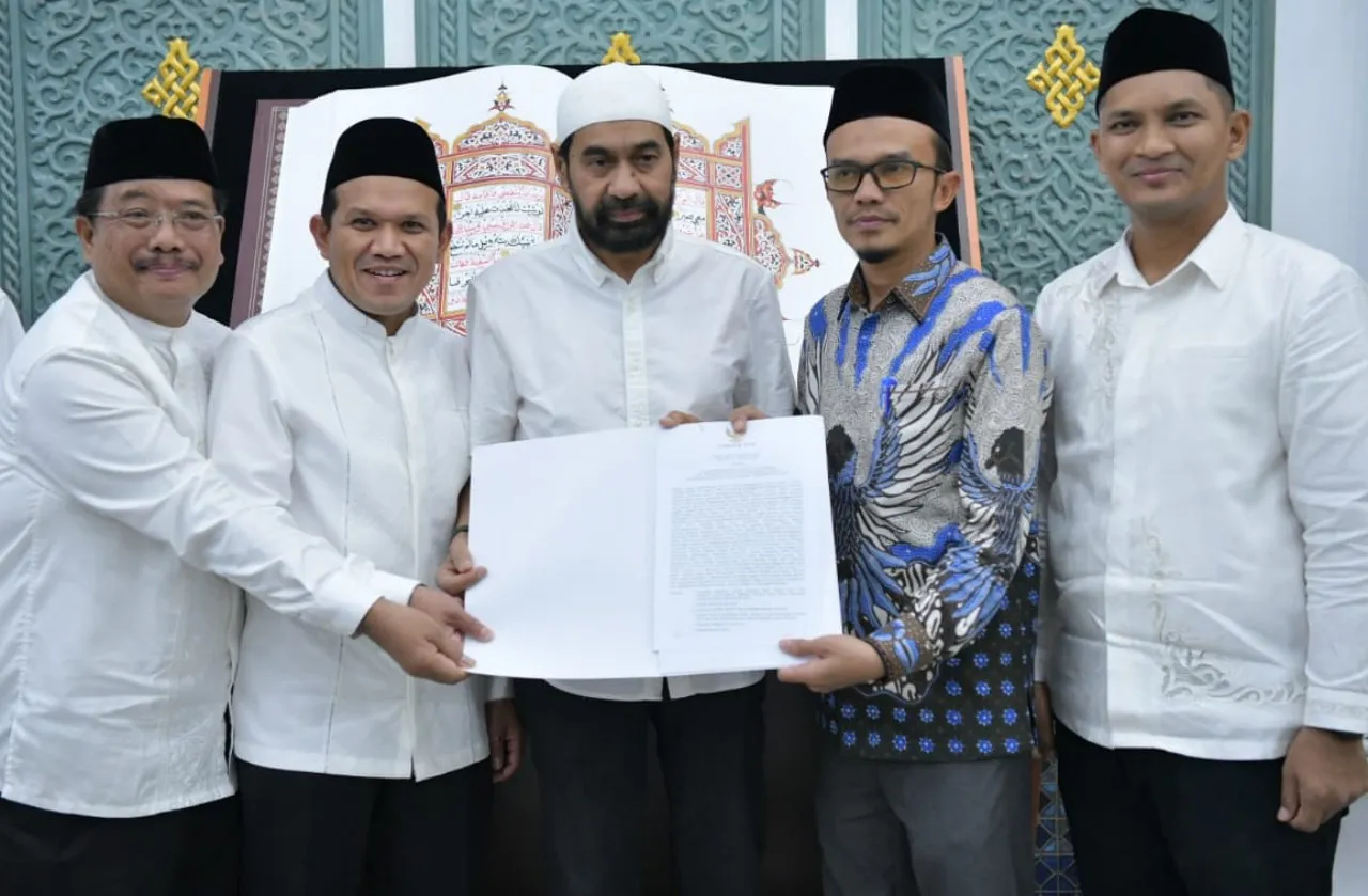 Mualem terbitkan instruksi gubernur tentang kewajiban sholat berjamaah bagi ASN Pemerintah Aceh
