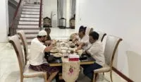 Mualem makan sahur di rumah Ketua DPR Aceh