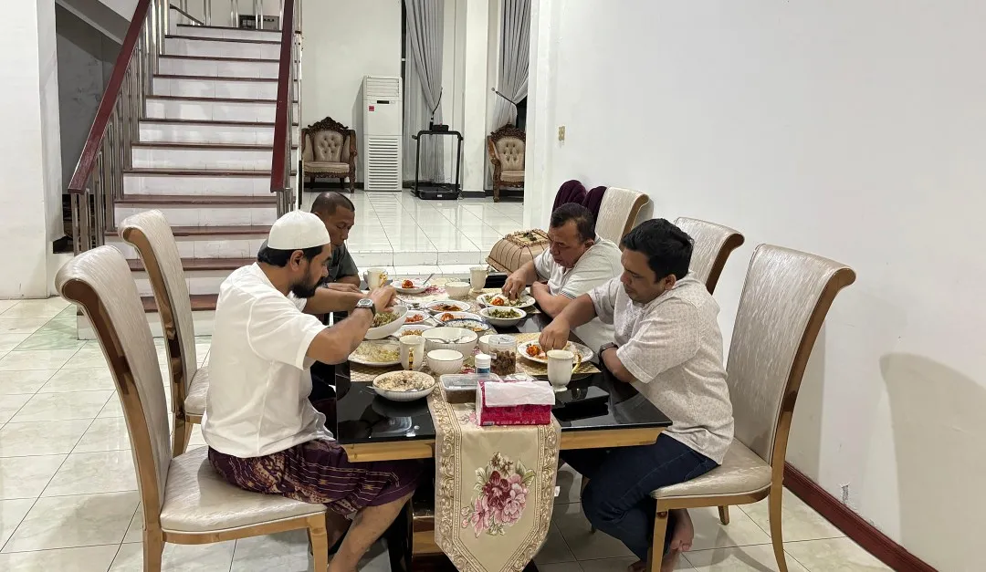 Mualem makan sahur di rumah Ketua DPR Aceh