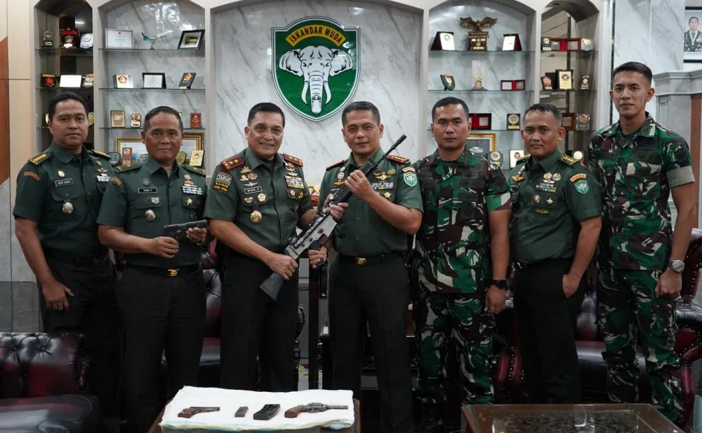 Pangdam IM terima 4 pucuk senjata sisa konflik Aceh dari warga
