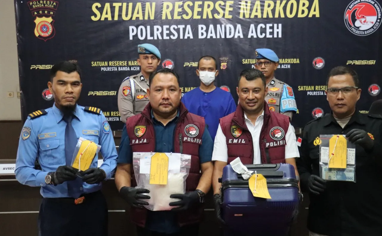 Warga Aceh Timur nekat selundupkan satu kilogram sabu ke Sulawesi Tenggara lewat Bandara Sultan Iskandar Muda Aceh Besar