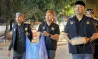 Direskrimsus Polda Aceh gelar kegiatan sahur on the road, berbagai makanan untuk tukang becak dan pemulung