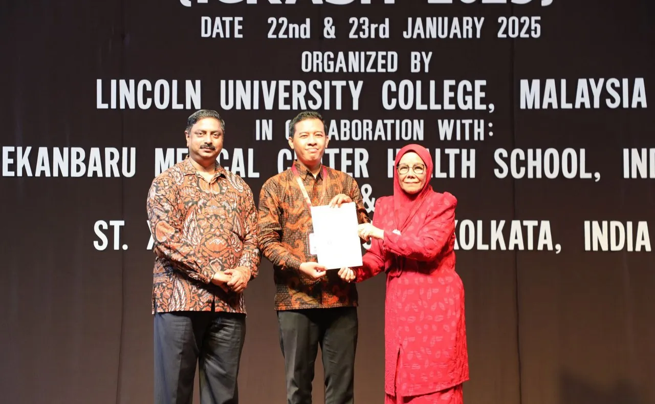Dosen Universitas Muhammadiyah Semarang, Prima Trisna Aji sukses sabet penghargaan di Malaysia