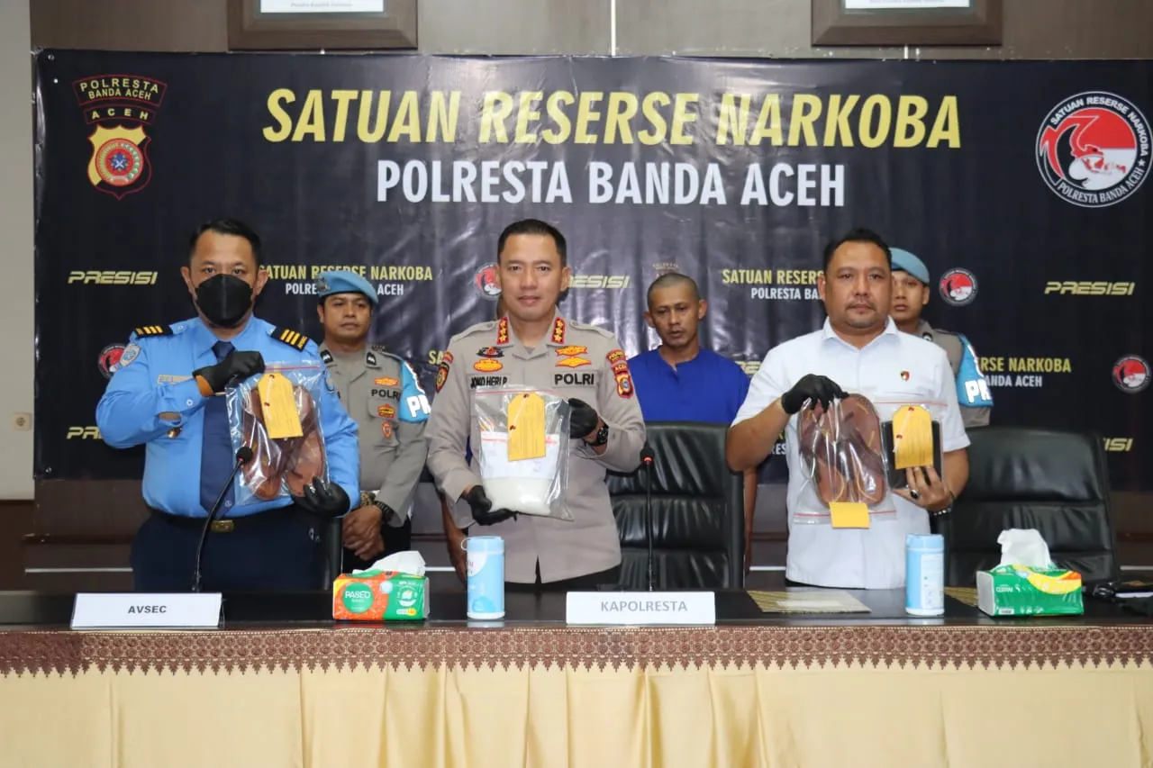 Hendak Terbangkan 900 Gram Sabu ke Jakarta, Dua Warga Bogor Tertangkap di Bandara SIM