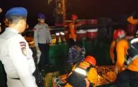 Basarnas Aceh dan tim gabungan evakuasi jasad Anitsoi, warga Rusia yang meninggal di Selat Malaka