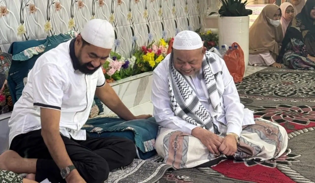 Lebaran kedua, Mualem kunjungi ulama karismatik di Aceh Timur
