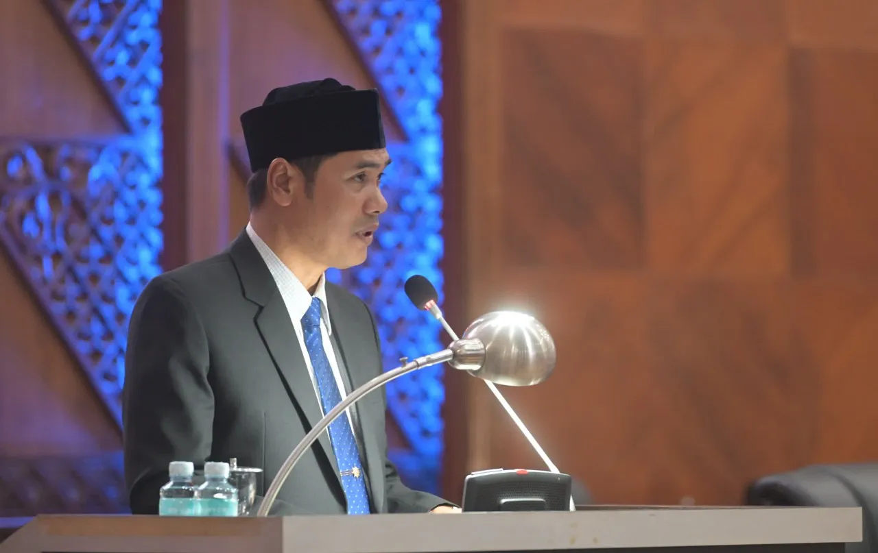 Plt Sekda Aceh M Nasir hadiri Rapat Paripurna penetapan Raqan Prioritas 2025