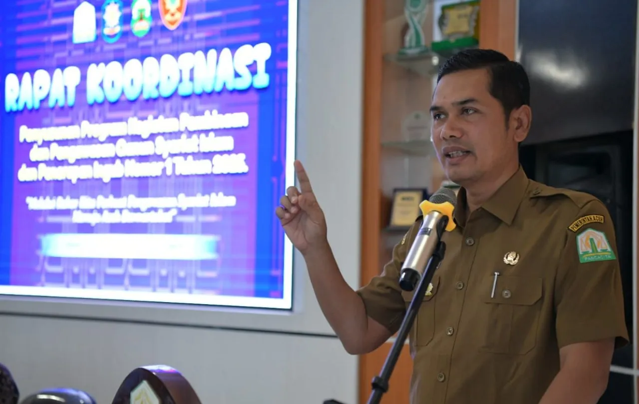 Plt Sekda Aceh minta Satpol PP dan WH persuasif tegakkan aturan pelaksanaan Intruksi Gubernur Aceh tentang pelaksanaan sholat berjamaah