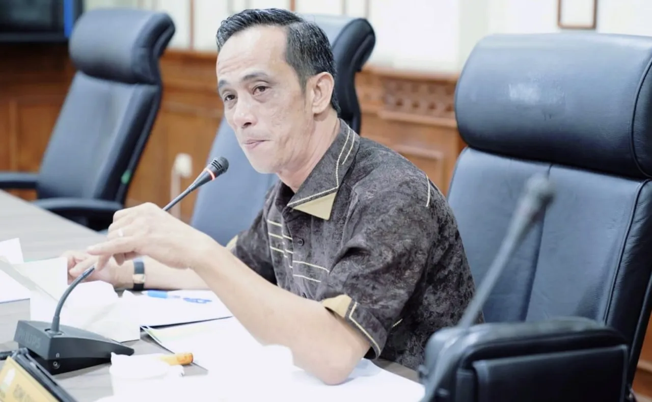 Romi Syahputra akan lapor AHY terkait jalan rusak di Pantai Barat Selatan Aceh
