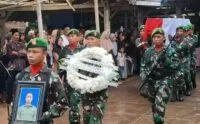 Kopda Eri Dwi Priambodo, korban ledakan gudang amunisi di Garut dimakamkan secara militer di Temanggung
