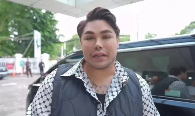 Ivan Gunawan dan ART berangkat haji
