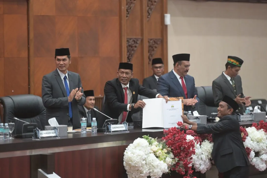 Ketua DPR Aceh Zulfadhli pimpin paripurna draft rancangan perubahan UUPA