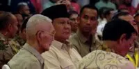 Ditengah isu pencopotan Gibran oleh Purnawirawan TNI, Prabowo pilih duduk disamping Tri Sutrisno