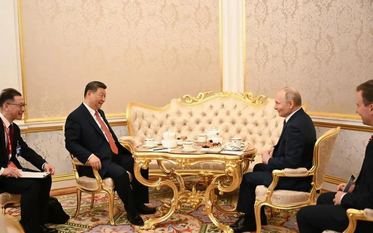 Perjamuan minum teh dari Putin untuk Xi Jinping