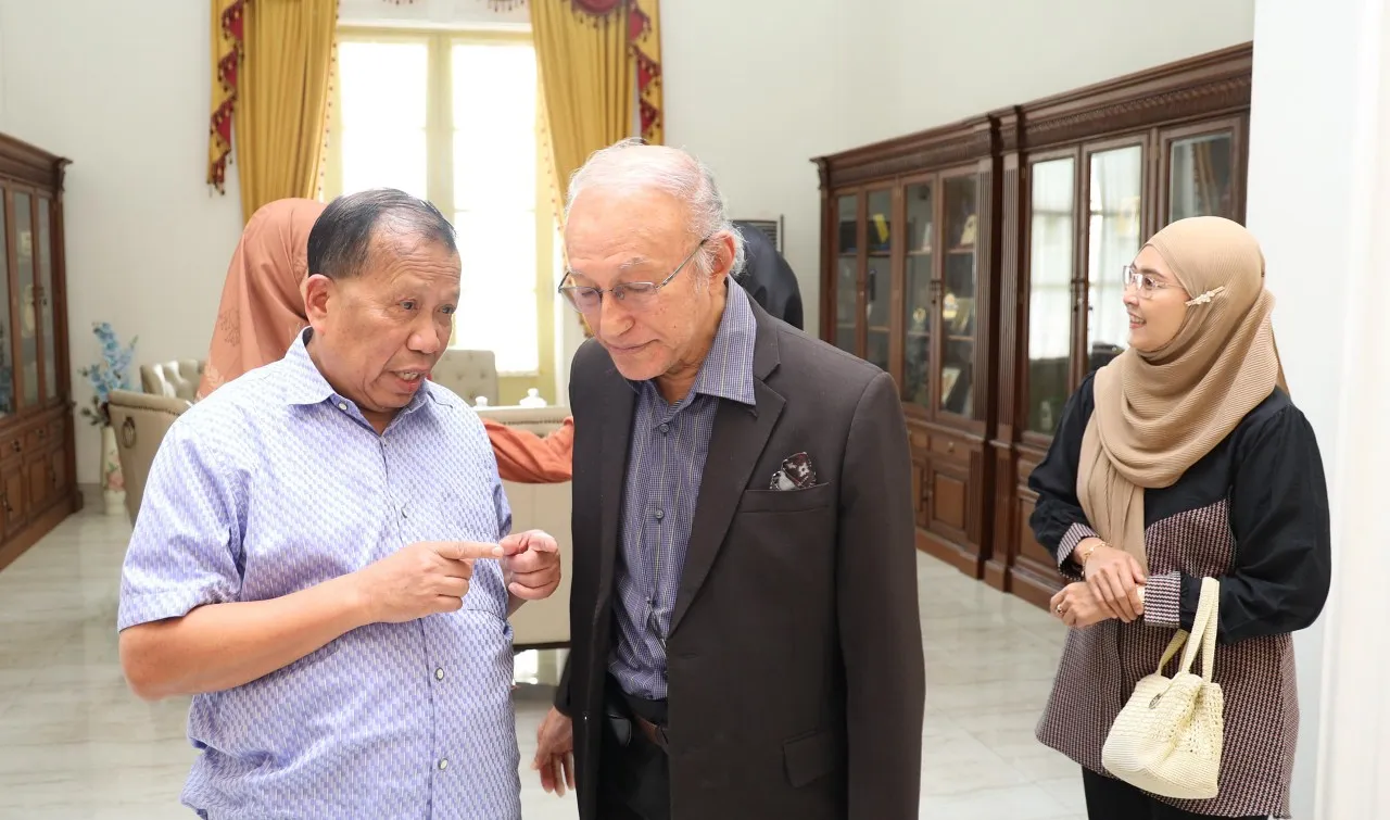 Hamid Awaluddin temui Wali Nanggroe Aceh, bahas rencana penambahan empat batalyon