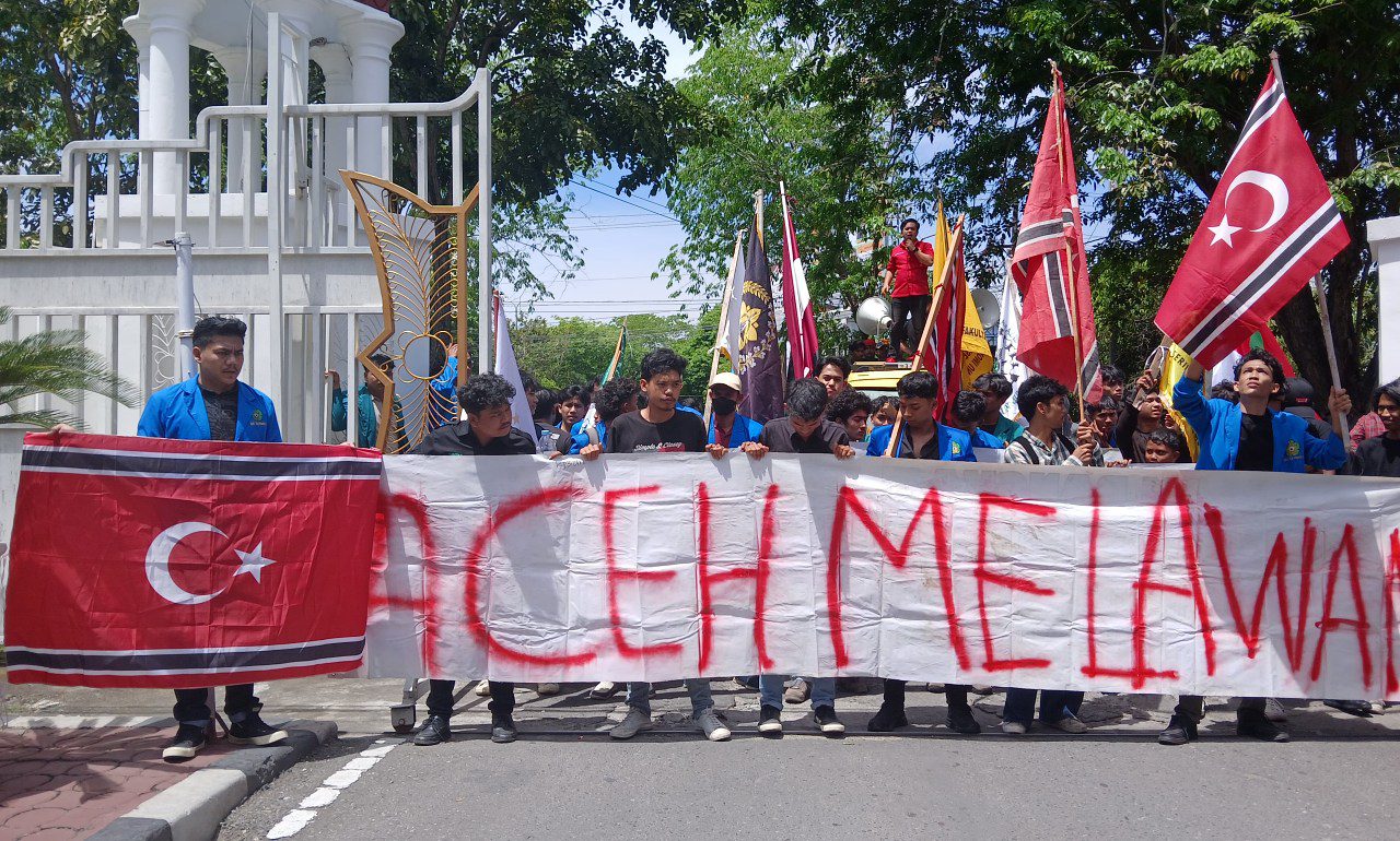 Terkait pengibaran bendera bintang bulan pada aksi mahasiswa di kantor Gubernur Aceh, ini kata Kordinator GAM