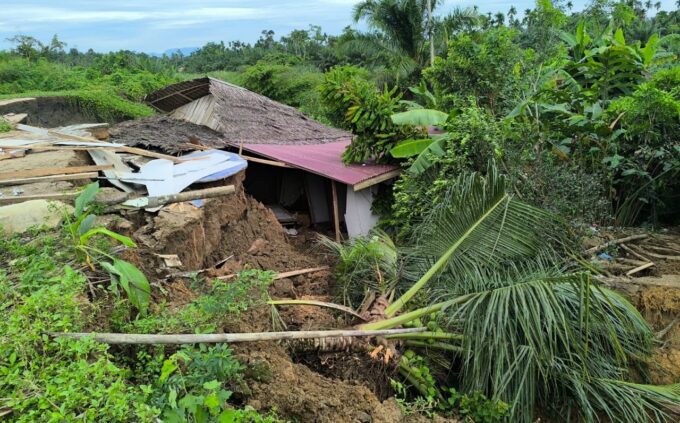 Dua rumah di Aceh Timur tertimbun longsor