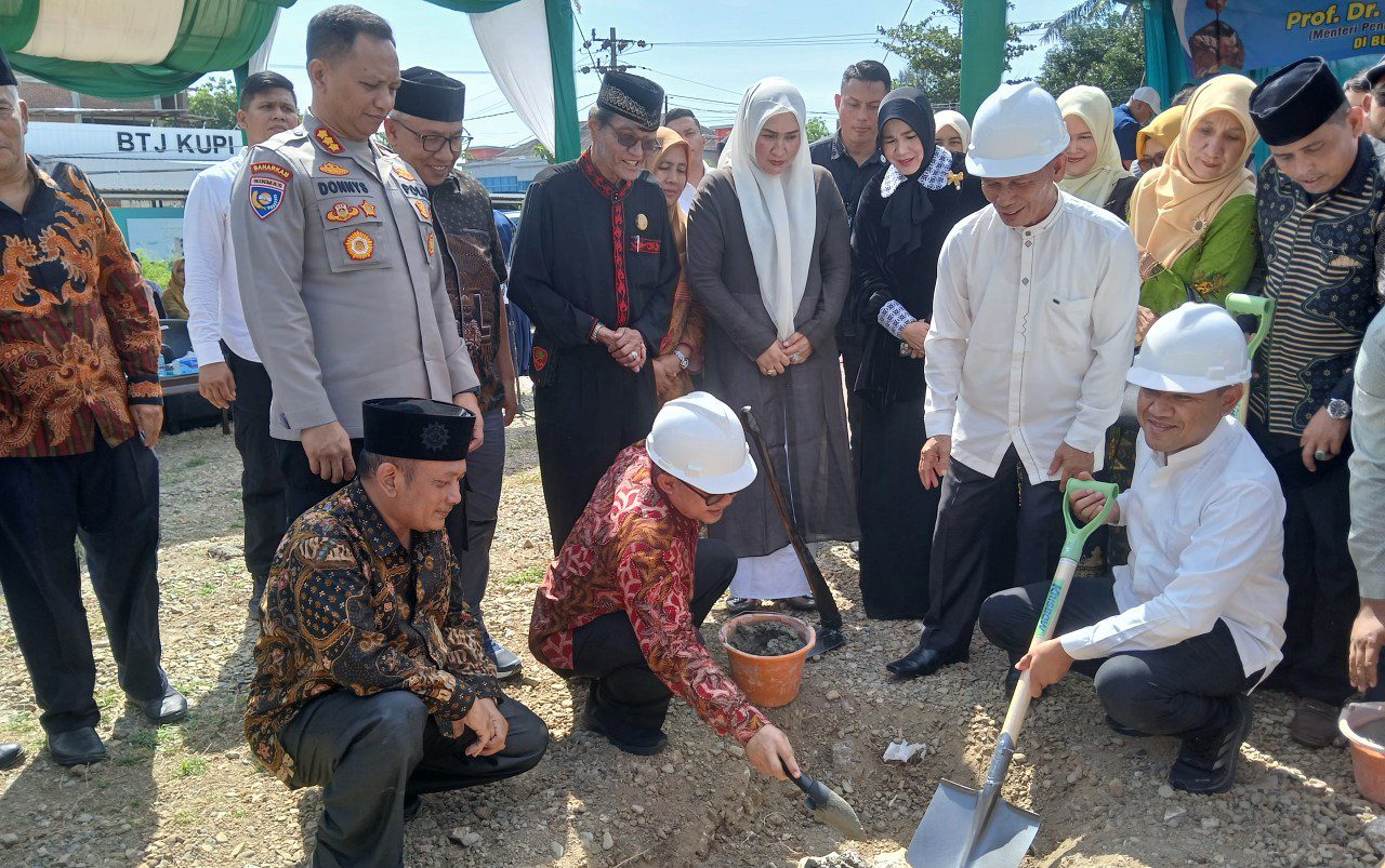 Mendikdasmen Abdul Mu’ti lakukan peletakan pertama pembangunan gedung SMK Muhammadiyah Aceh