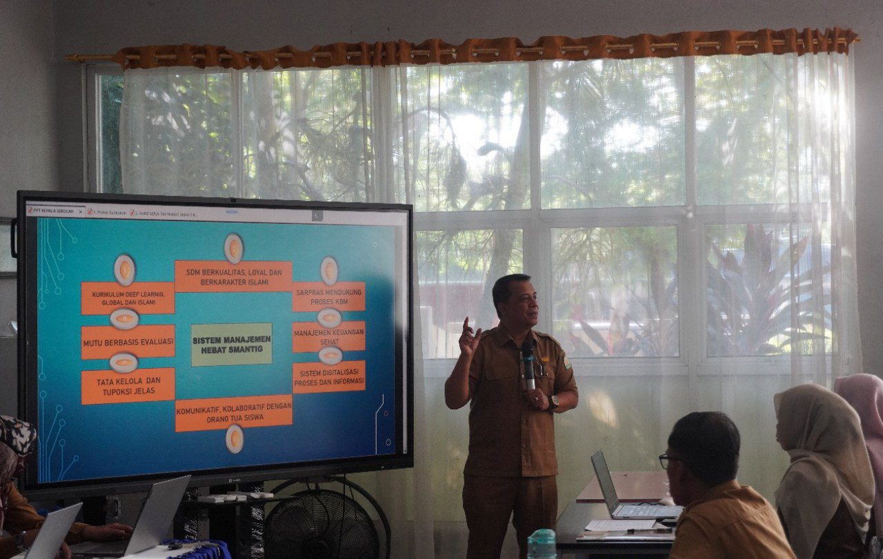 Kepsek SMAN 3 Banda Aceh : Era digital tuntut guru adaptif dan inovatif 