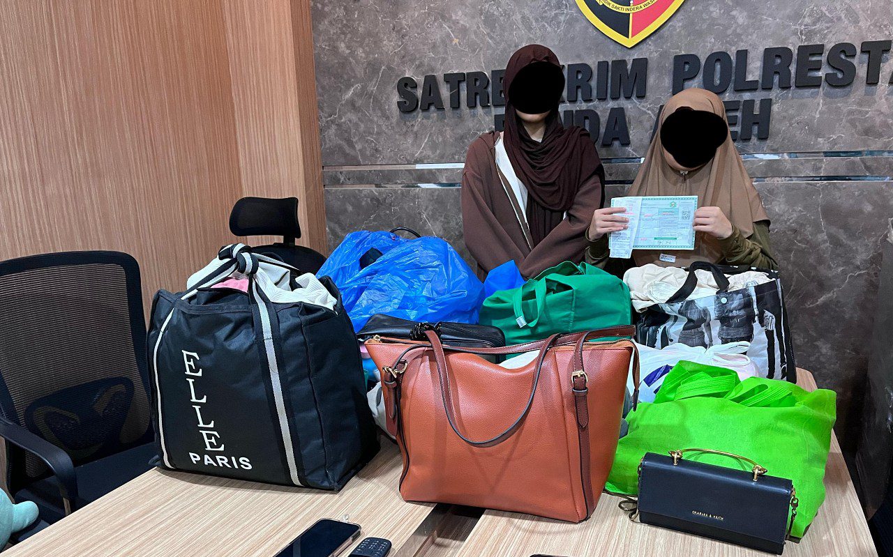 Dua wanita muda asal Bener Meriah ditangkap di Banda Aceh, diduga gelapkan 20 gram emas